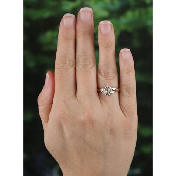 10k Yellow Gold and White Gold Peridot and Diamond Ring Size 6 3/4 - Picture 2 of 7